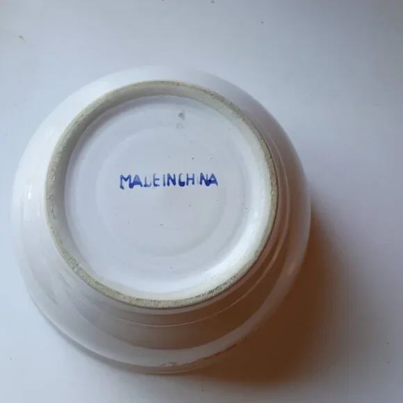 Ice Cream Bowl 6 In Across x 3 3/4 In High - Picture 4 of 4